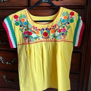 🌟Beautiful embroidered top